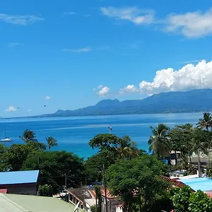 https://appartement-vue-mer-et-montagne-a-50m-de-la-plage.comcaribbean.com